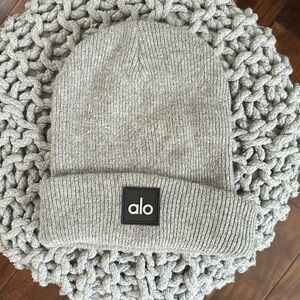 Grey Alo beanie, only worn a few times 🙏